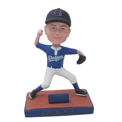 Custom Baseball Bobblehead right Handed Pitcher, Custom Baseball Pitcher Bobblehead - Abobblehead.com